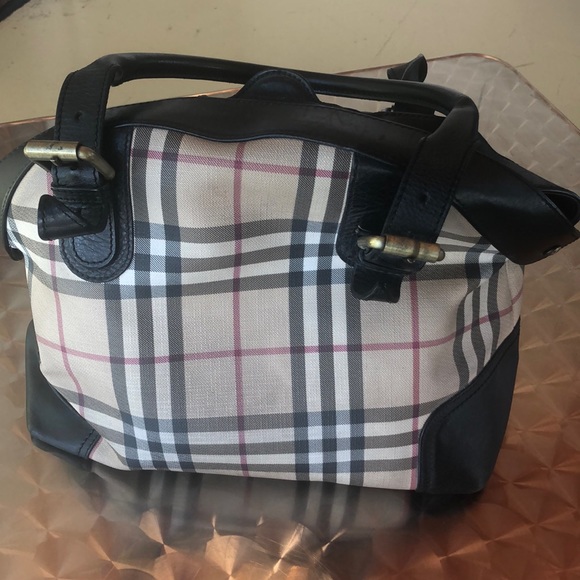 Burberry handbag - Picture 1 of 6